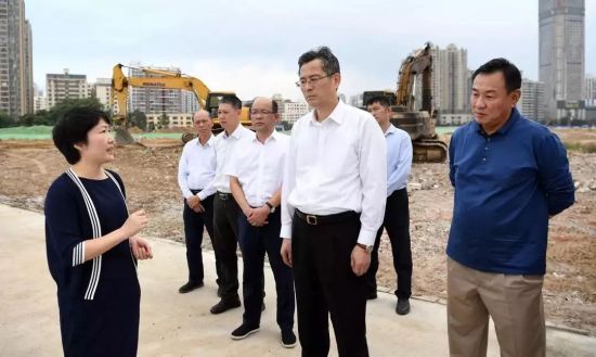 海口市委书记何忠友调研海口生态环境保护工作