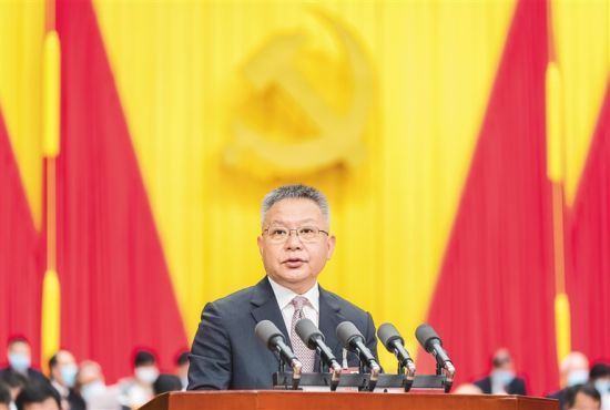 　　4月26日，沈晓明同志在中国共产党海南省第八次代表大会上作报告。海南日报记者 宋国强 摄
