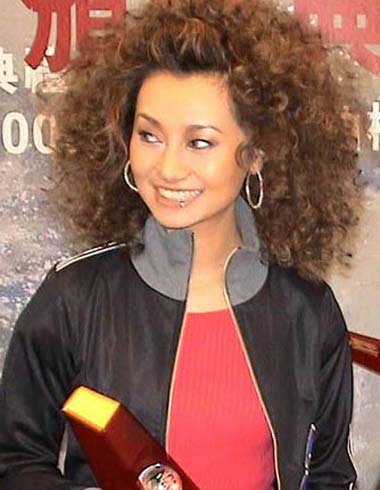 目不暇接的百变千化卷发诱惑