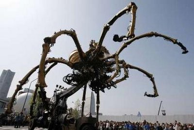 巨型"机器蜘蛛"亮相日本