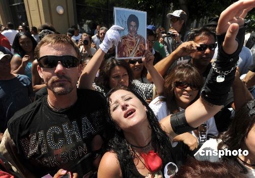 无仪式 无歌迷送别 迈克尔.杰克逊传已下葬(图