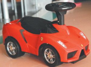 林志颖灌输儿子爱车观念 砸重金购跑车玩具(图