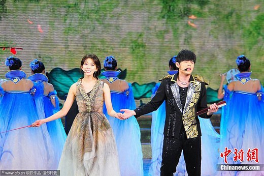 周杰伦,林志玲带来歌曲《兰亭》.图片来源:cfp视觉中国图片