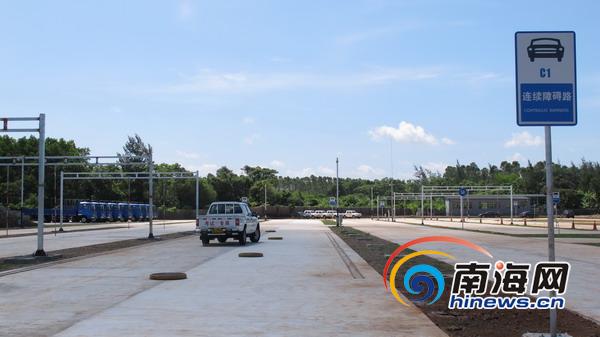 总队和海口车管所核准的驾考考场同一家设备厂