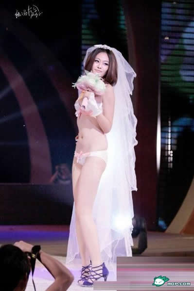 成都理工大学<em>内衣</em>秀(16)