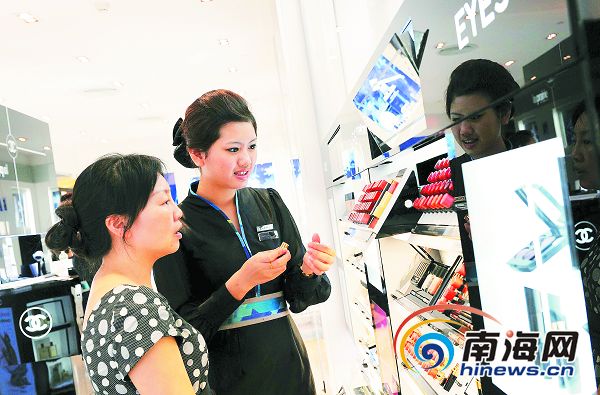 免税拉动GDP_三亚国际免税城图片(2)