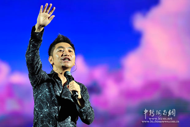 著名歌手吴彤演唱《万泉河水清又清》.骆云飞 摄