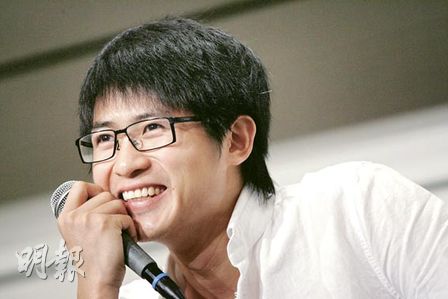 21日上午,韩寒在微博上更新了这样一条状态,并配上照片.