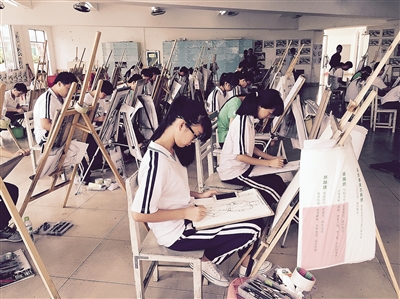 文昌实验中学美术教育:偏门走出大精彩