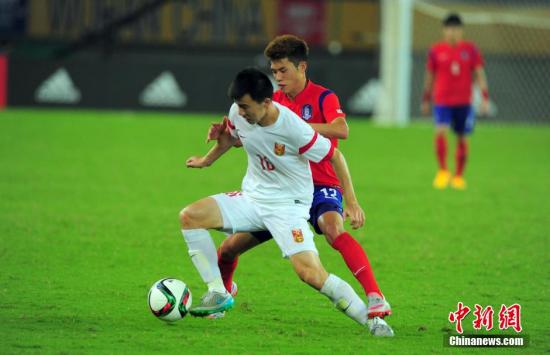 8月2日,中国队16号孙可在比赛中护球。当日,在