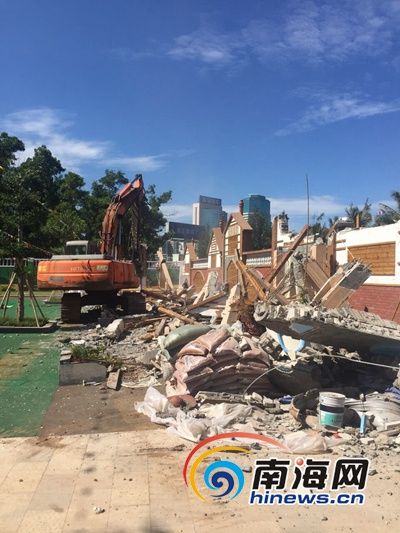 滨海公园内幼儿园擅自扩建违建 百名执法队员