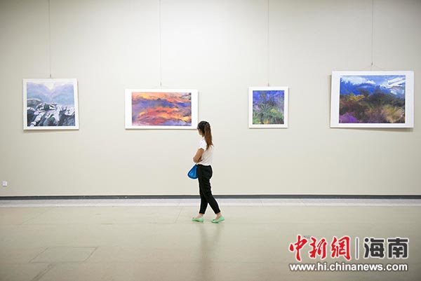 抽象彩墨艺术家韩云:我想说的都在画里