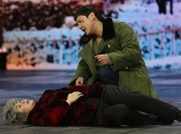 国外怎么处理老人被撞倒:加拿大走医保(图)