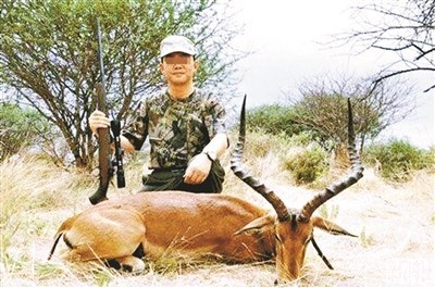 中国富豪流行海外狩猎 一头大象需30万至50万