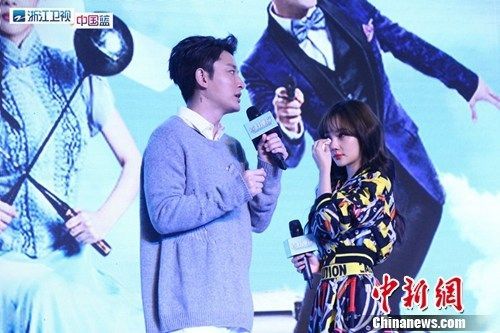 贾乃亮掏巨型钻戒向李小璐求婚 幽默谈二胎:赶