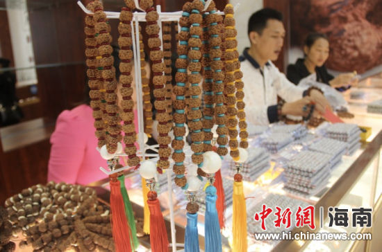 文昌聚龙佛珠展销中心开业。