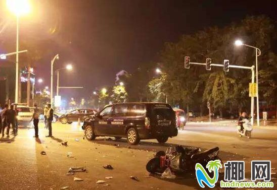 万宁惨烈车祸:三人醉驾摩托闯红灯撞车身亡
