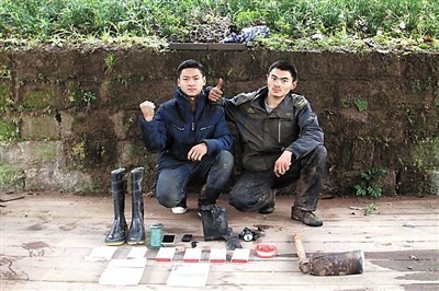 两小伙视频直播7天荒野求生 生吃昆虫野菜(图