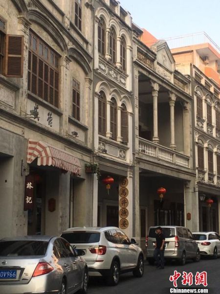 海口骑楼老街下的渔婆特产店 侨乡渔家味