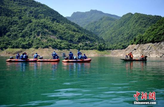 广元翻船事件:14人下落不明 水下机器人将增援