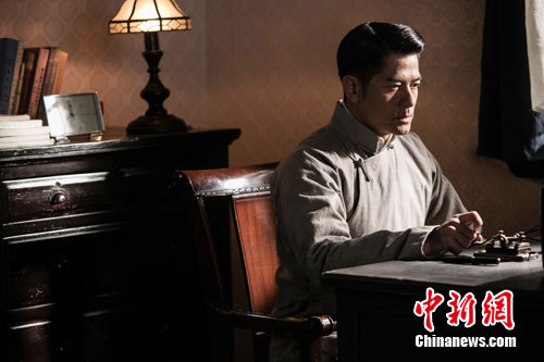 图为郭富城在《新永不消逝的电波》中剧照