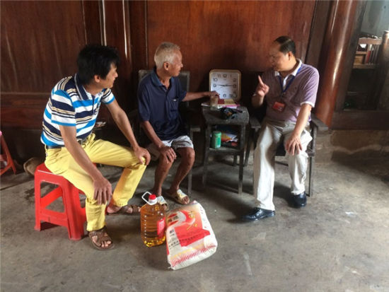 澄迈大丰镇开展七一慰问老党员活动