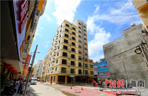 陵水依法拆除一超层违建 揭下半年打击违建序