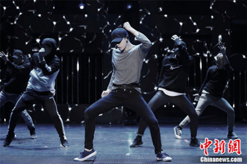 东方跨年网罗热门 屏霸 王菲朱碧石引燃第一次