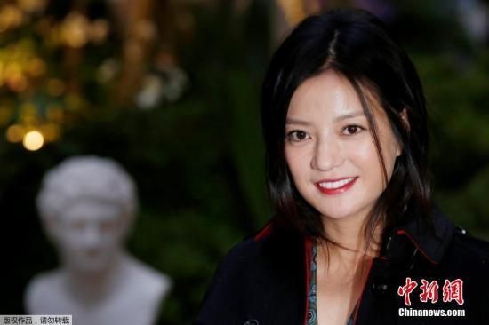 赵薇夫妇富豪朋友圈:同马云唱歌 陪王健林吃饭