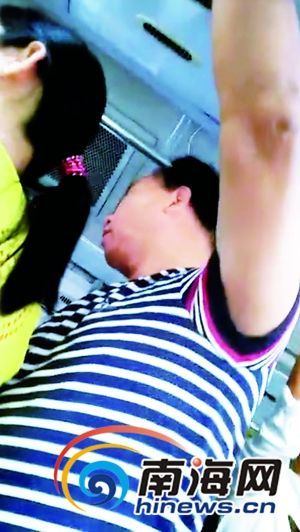 变态男公交车上骚扰女性 视频热传 海口警方调