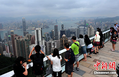 香港市人口_毗邻香港的深圳市管理人口约2000万,海岸线长约240公里,仅盐田港(3)