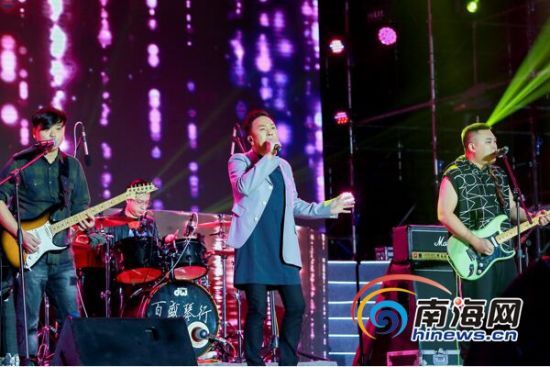 2018海南跨国春晚陵水举行 王杰、辛晓琪献唱