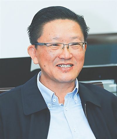 陵水县委书记麦正华:加快培育构建现代化经济体系