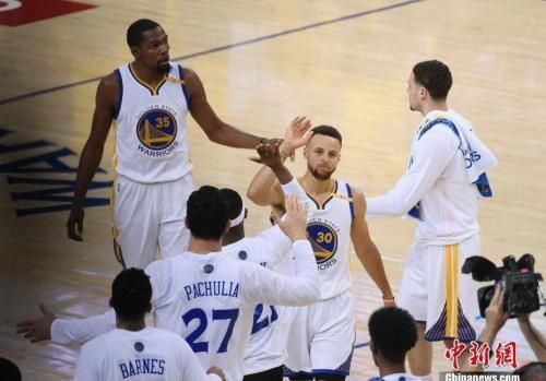 NBA低薪高能典范:年薪仅7.5万 一人酷似艾弗森