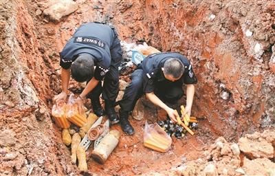 揭防排爆专业队:少谁都不行 对家人隐瞒工作性质