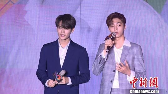 陈立农期待首个团体组合奖 自嘲皮肤变黑因干