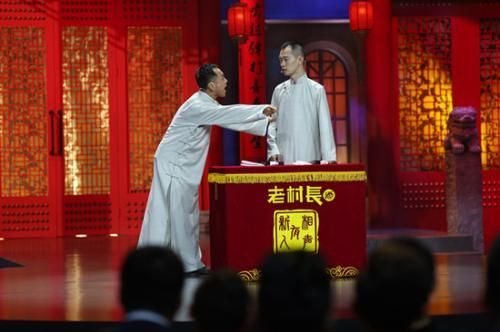 孟鹤堂跳机械舞 各显十八般武艺