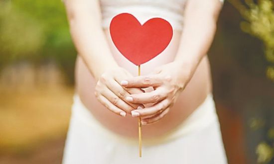 "孕妇怀孕4个月后,胎儿对来自外界的声音刺激反应逐渐表现出敏感