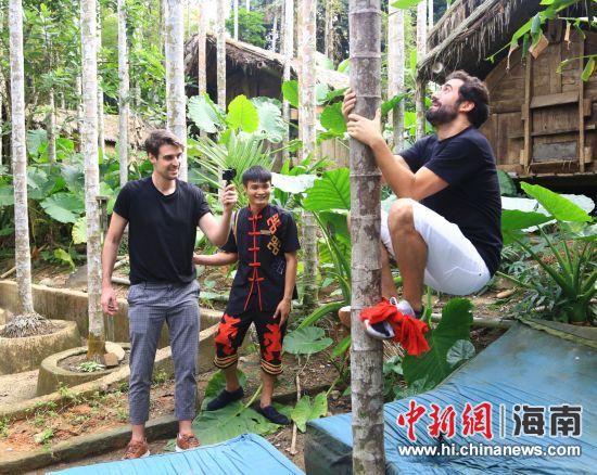 西班牙网红体验团走进槟榔谷