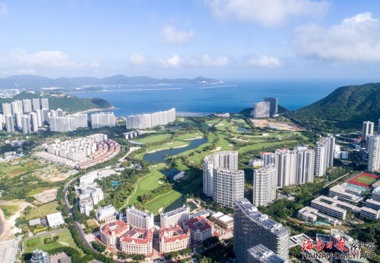 资料图:航拍三亚城市风光.海南日报记者武威摄