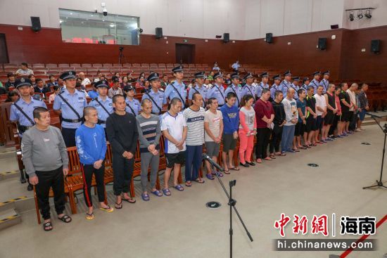 图为庭审现场.杨斌 摄