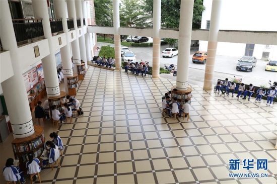 1022գʡͤѧѧѧУĶͤѧλںʡͤأУ2016չʽĶѧУʣ鼮ʦڿʱѡԼϲ鼮Ķ» ܿ 