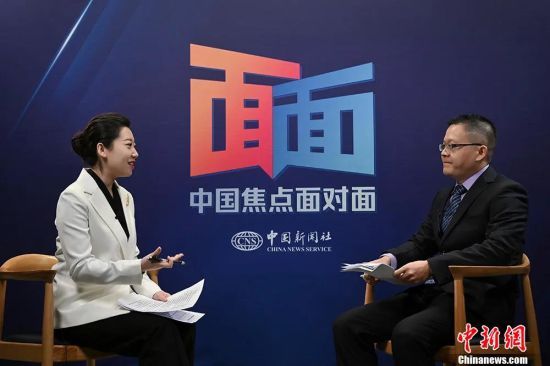 中国航天科技集团五院嫦娥五号探测器总体副主任设计师李青接受中新社“中国焦点面对面”专访。中新社记者 张兴龙 摄