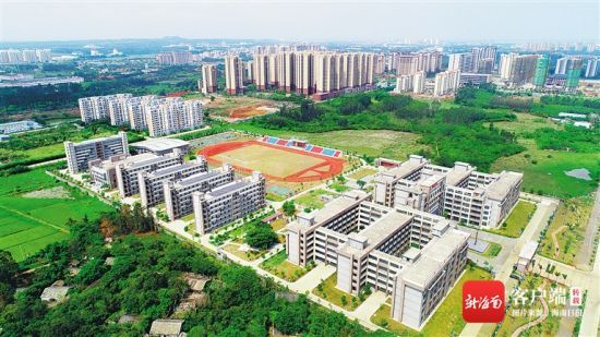 华东师范大学澄迈实验中学牵手名校名师打造优质校园
