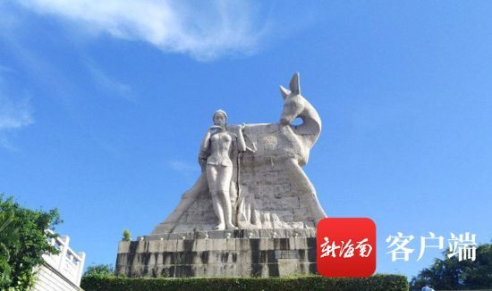 三亚鹿回头雕像创作者名字写错了?游客"慧眼"纠错