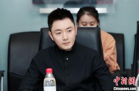 李东学　高凯　摄