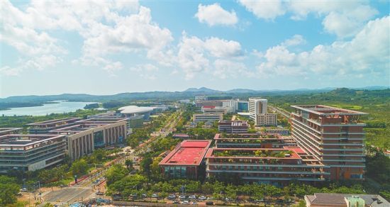 　　俯瞰海南自贸港博鳌乐城国际医疗旅游先行区。本报记者 袁琛 摄