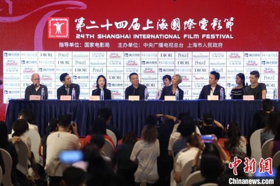 第24届上海国际电影节金爵奖主竞赛单元评委见面会12日举行　张亨伟　摄