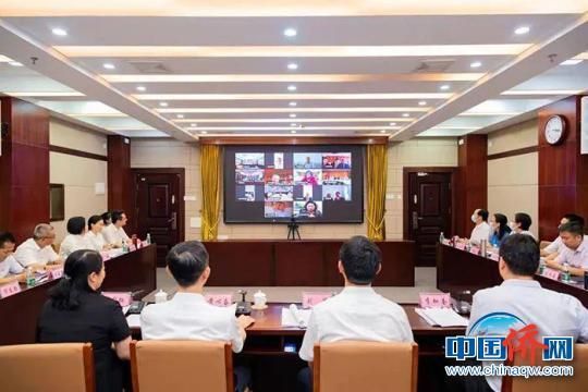文昌市举行侨胞视频交流会续侨情谋发展。何昌国 摄