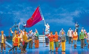 经典民族歌剧《洪湖赤卫队》演出现场。 本报记者 苏弼坤 摄